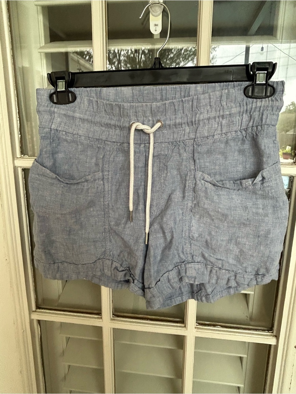 Athleta Light Blue Drawstring Linen-Blend Athletic Shorts